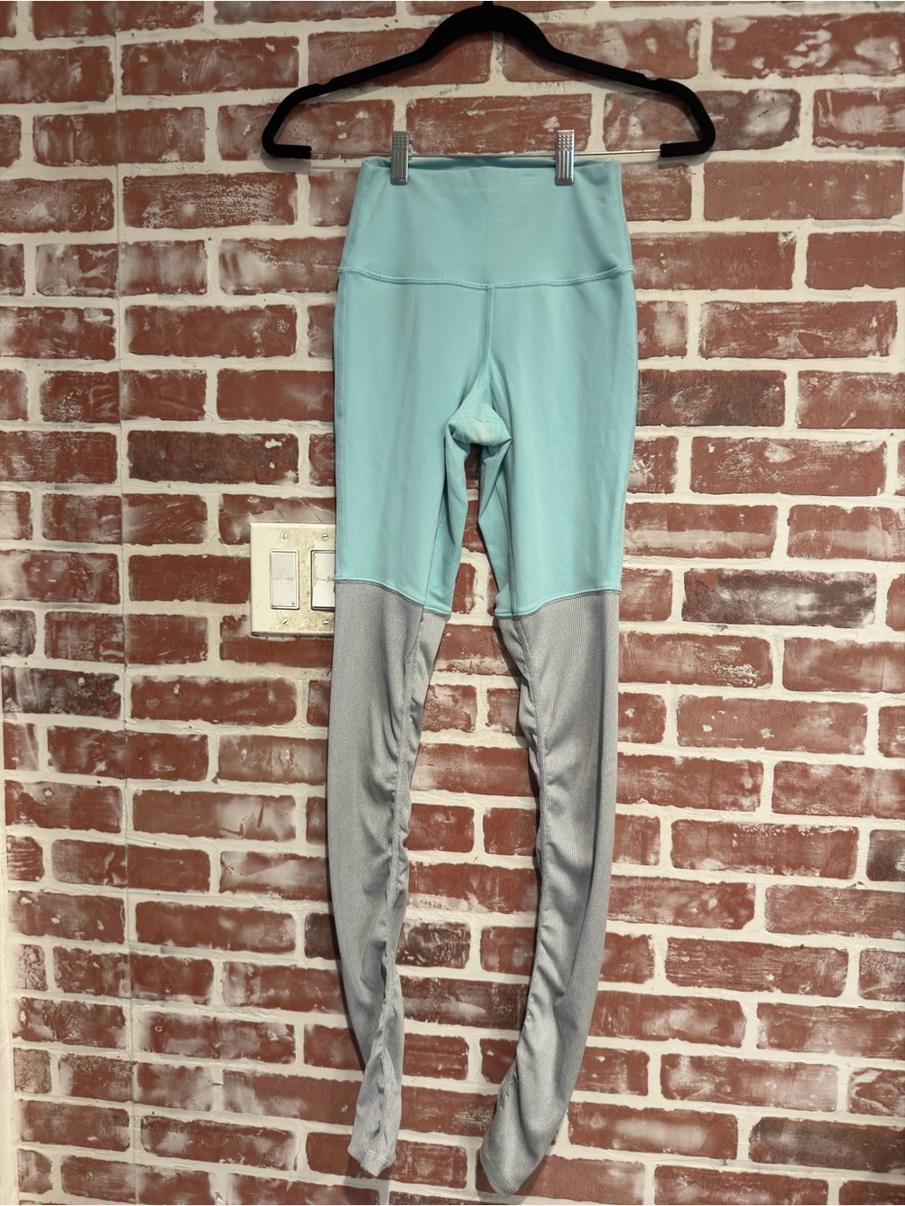 ALO Yoga Goddess Grey & Mint Leggings Size XS